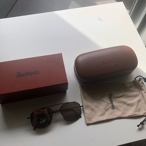 illesteva Sunglasses